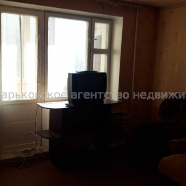 Продам квартиру, Героев Харькова просп. , 1 кім., 35 м², без ремонта 