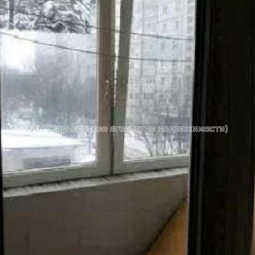 Продам квартиру, Героев Харькова просп. , 1 кім., 35 м², без ремонта 