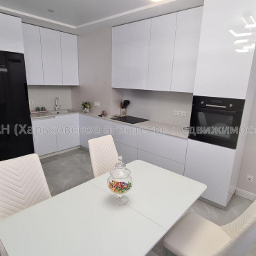 Продам квартиру, Профессорская ул. , 12 , 2 кім., 70 м², капитальный ремонт 