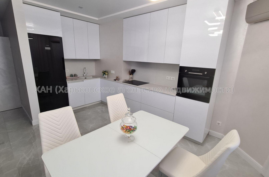 Продам квартиру, Профессорская ул. , 12 , 2  ком., 70 м², капитальный ремонт 