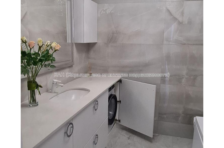 Продам квартиру, Профессорская ул. , 12 , 2  ком., 70 м², капитальный ремонт 