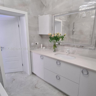 Продам квартиру, Профессорская ул. , 12 , 2 кім., 70 м², капитальный ремонт 