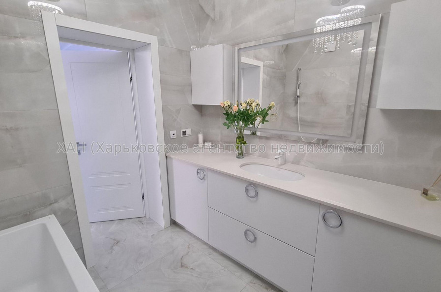 Продам квартиру, Профессорская ул. , 12 , 2  ком., 70 м², капитальный ремонт 