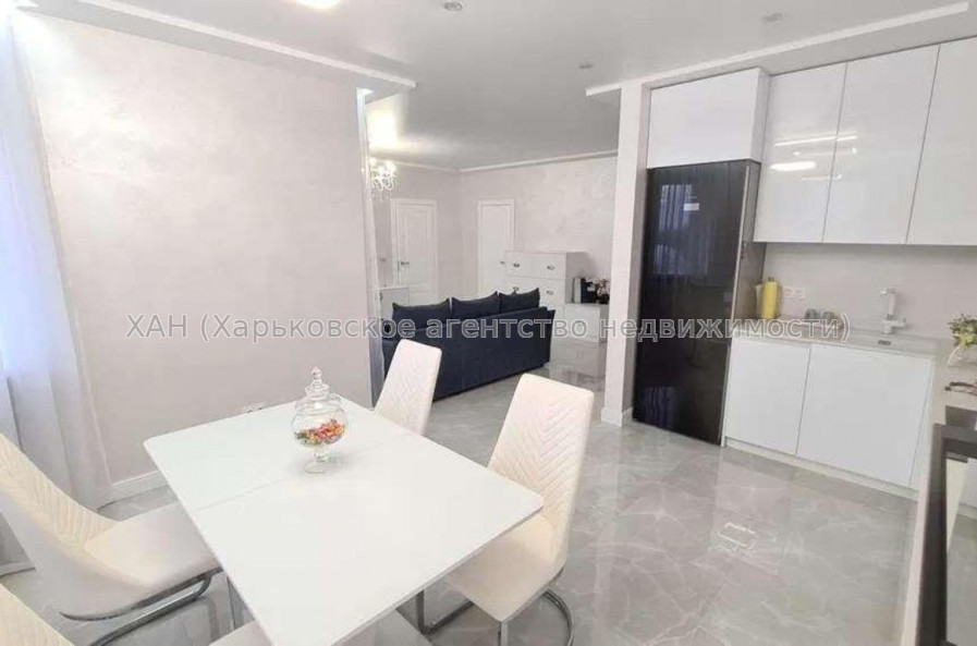 Продам квартиру, Профессорская ул. , 12 , 2  ком., 70 м², капитальный ремонт 
