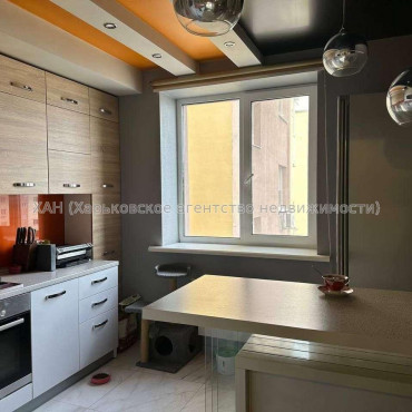 Продам квартиру, Победы просп. , 2 кім., 78 м², авторский дизайн 