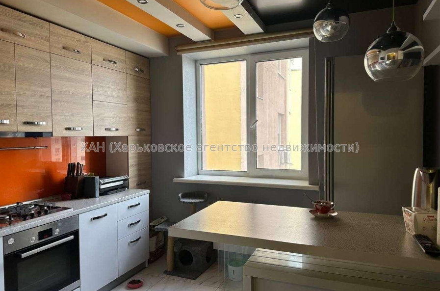 Продам квартиру, Победы просп. , 2  ком., 78 м², авторский дизайн 