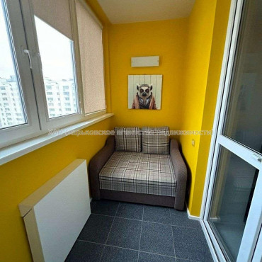 Продам квартиру, Победы просп. , 2 кім., 78 м², авторский дизайн 