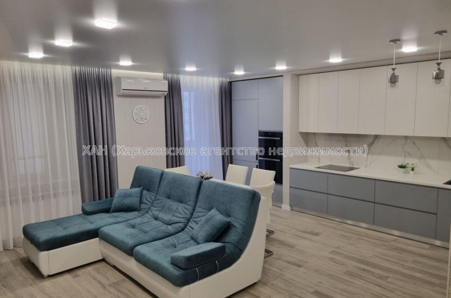 Продам квартиру, Гвардейцев Широнинцев ул. , 2 кім., 64 м², евроремонт 