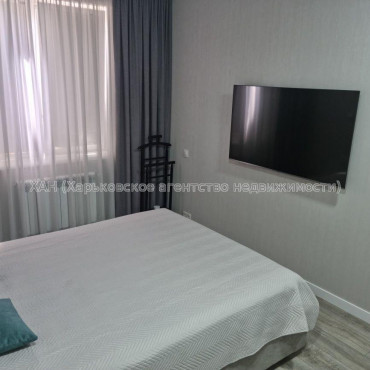 Продам квартиру, Гвардейцев Широнинцев ул. , 2 кім., 64 м², евроремонт 