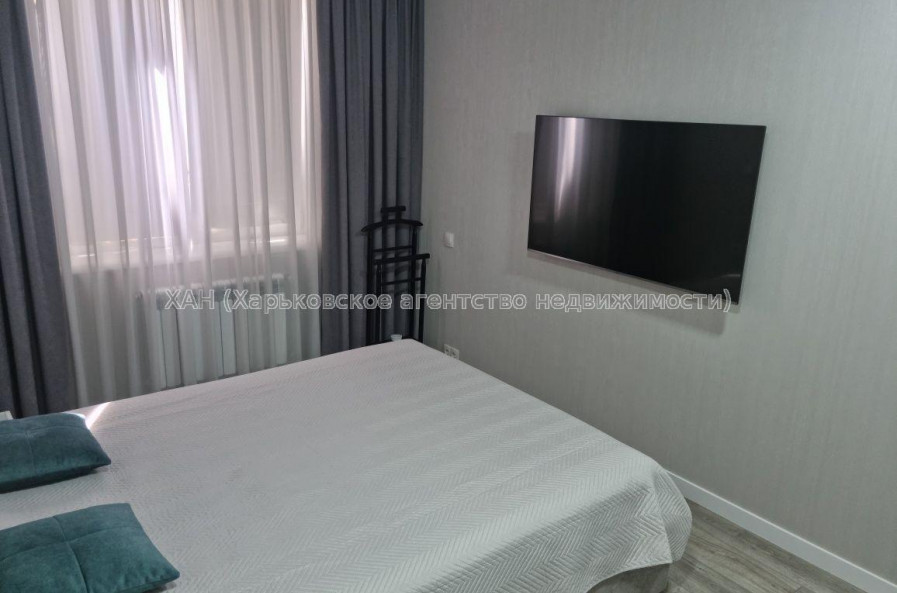 Продам квартиру, Гвардейцев Широнинцев ул. , 2 кім., 64 м², евроремонт 