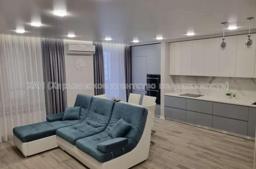 Продам квартиру, Гвардейцев Широнинцев ул. , 2 кім., 64 м², евроремонт 