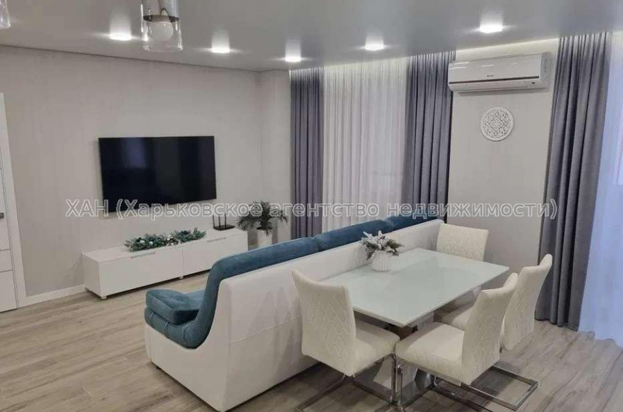 Продам квартиру, Гвардейцев Широнинцев ул. , 2 кім., 64 м², евроремонт 