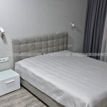 Продам квартиру, Гвардейцев Широнинцев ул. , 2 кім., 64 м², евроремонт 