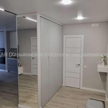 Продам квартиру, Гвардейцев Широнинцев ул. , 2 кім., 64 м², евроремонт 