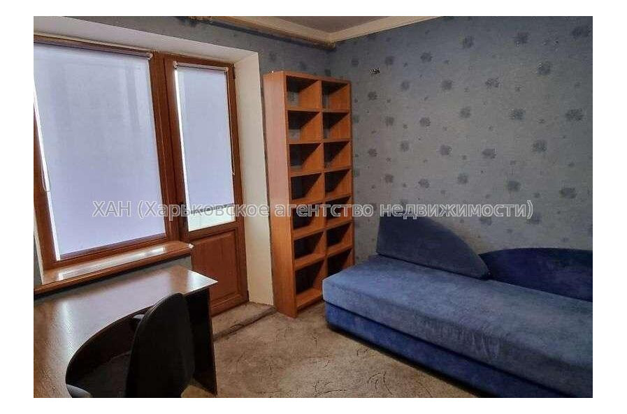 Продам квартиру, Победы просп. , 4 кім., 69 м², косметический ремонт 