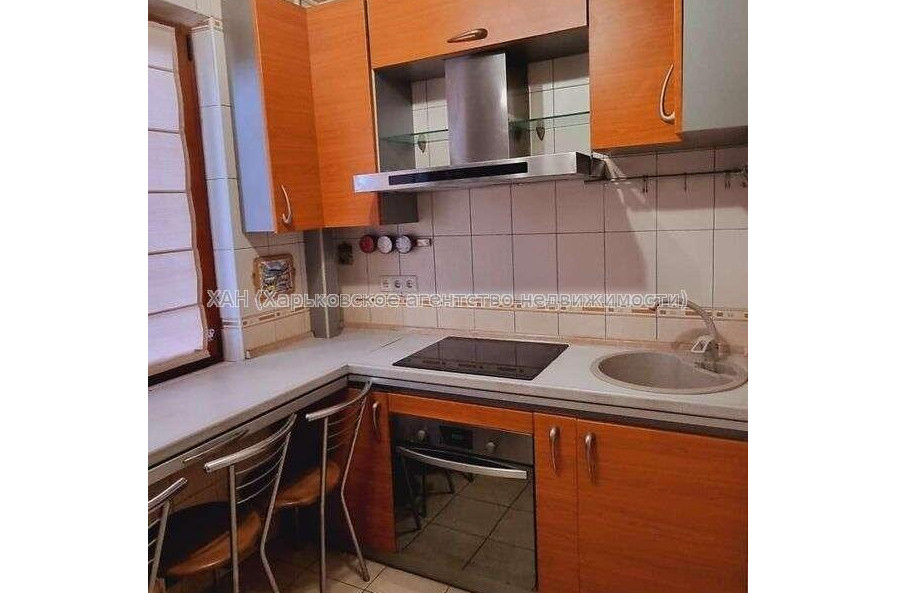 Продам квартиру, Победы просп. , 4 кім., 69 м², косметический ремонт 