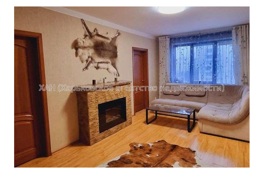 Продам квартиру, Победы просп. , 4 кім., 69 м², косметический ремонт 