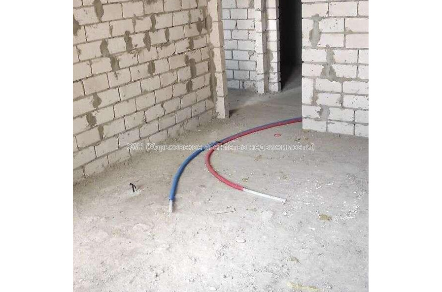 Продам квартиру, Борткевича ул. , 1  ком., 40 м², без внутренних работ 