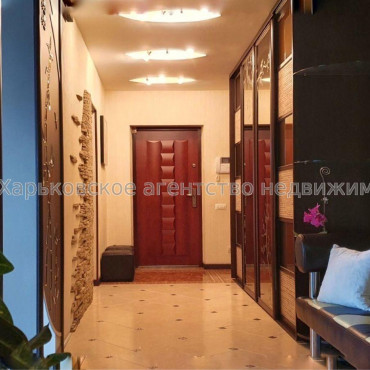 Продам квартиру, Героев Харькова просп. , 3 кім., 130 м², евроремонт 