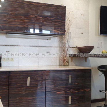 Продам квартиру, Героев Харькова просп. , 3 кім., 130 м², евроремонт 