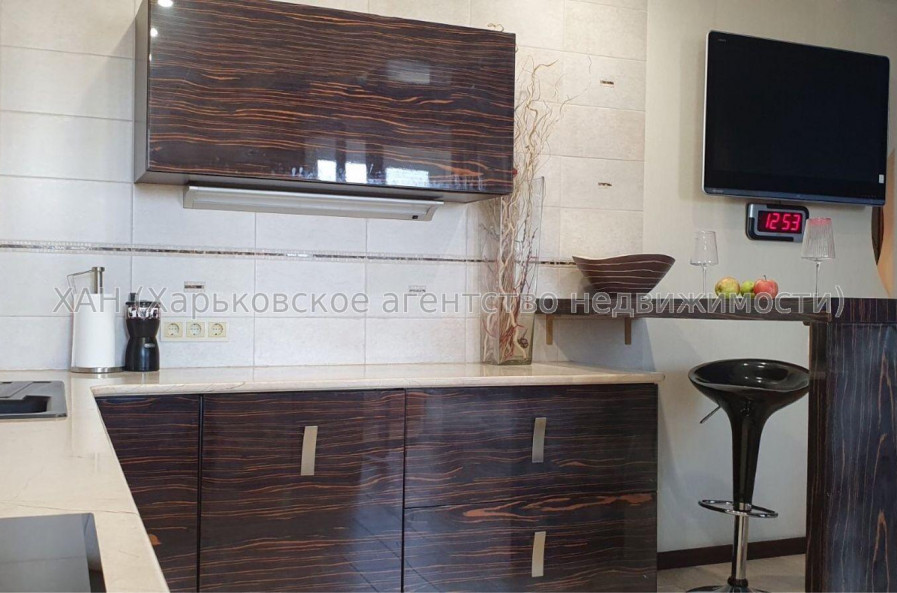 Продам квартиру, Героев Харькова просп. , 3  ком., 130 м², евроремонт 