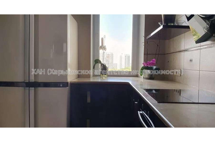 Продам квартиру, Героев Харькова просп. , 3  ком., 130 м², евроремонт 