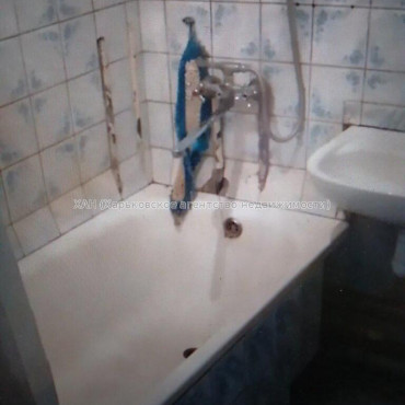 Продам квартиру, Льва Ландау просп. , 3  ком., 69 м², советский ремонт 