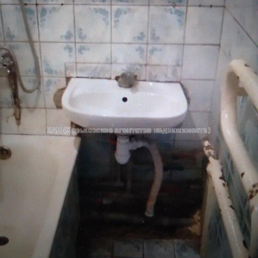 Продам квартиру, Льва Ландау просп. , 3  ком., 69 м², советский ремонт 