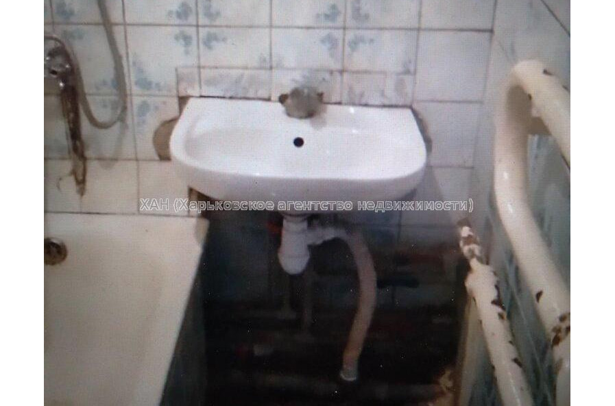 Продам квартиру, Льва Ландау просп. , 3  ком., 69 м², советский ремонт 