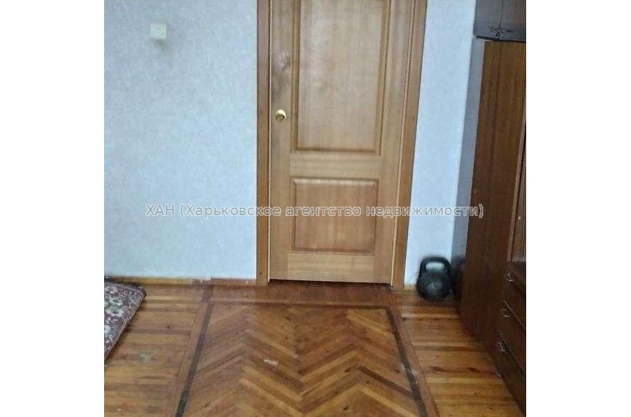 Продам квартиру, Льва Ландау просп. , 3 кім., 69 м², советский ремонт 