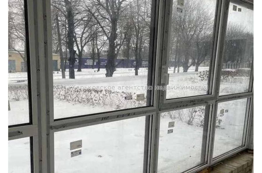 Продам квартиру, Динамовская ул. , 3 кім., 162 м², без ремонта 