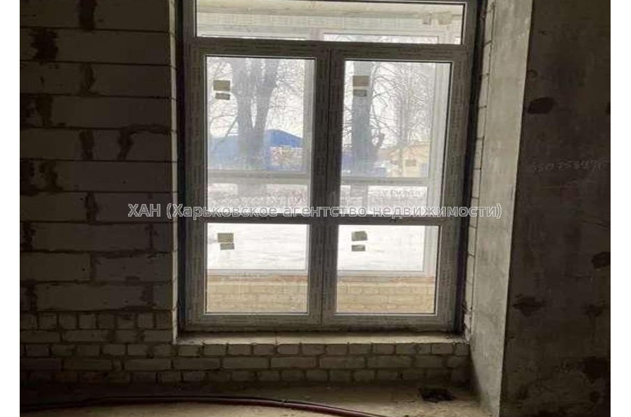 Продам квартиру, Динамовская ул. , 3 кім., 162 м², без ремонта 