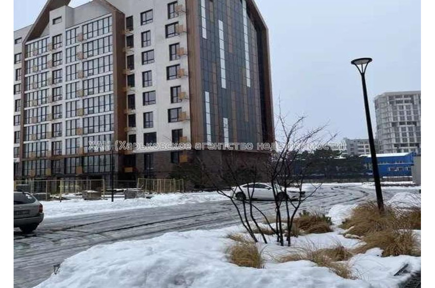 Продам квартиру, Динамовская ул. , 3 кім., 162 м², без ремонта 