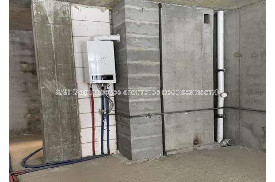 Продам квартиру, Динамовская ул. , 3 кім., 162 м², без ремонта 
