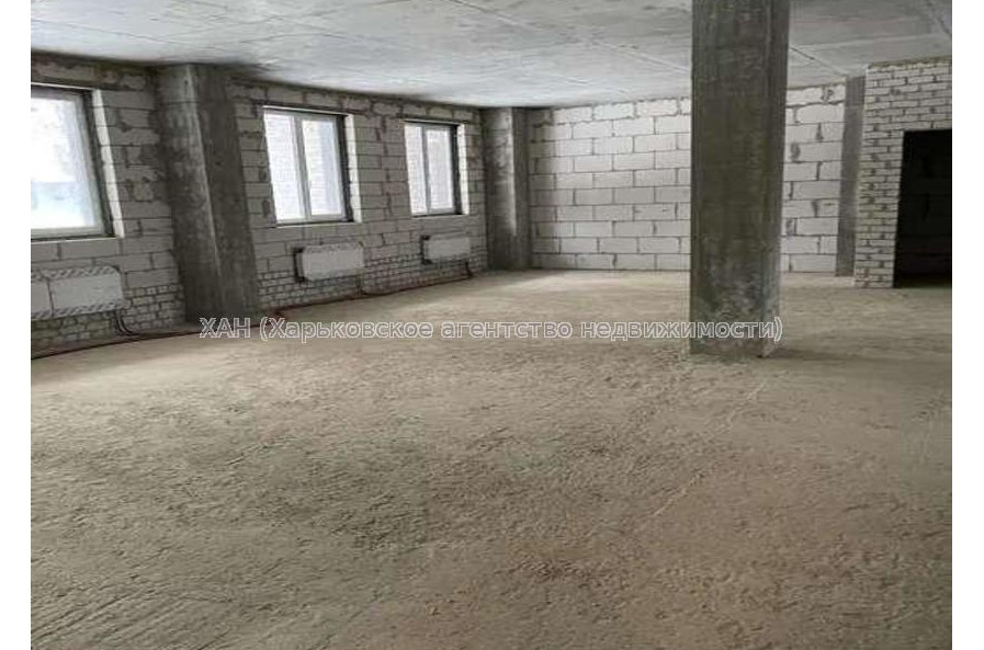 Продам квартиру, Динамовская ул. , 3 кім., 162 м², без ремонта 