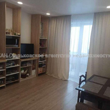 Продам квартиру, Домостроительная ул. , 1 кім., 40 м², капитальный ремонт 