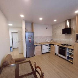 Продам квартиру, Домостроительная ул. , 1 кім., 52 м², капитальный ремонт