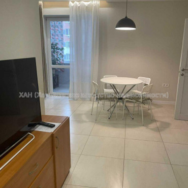 Продам квартиру, Домостроительная ул. , 1  ком., 52 м², капитальный ремонт 