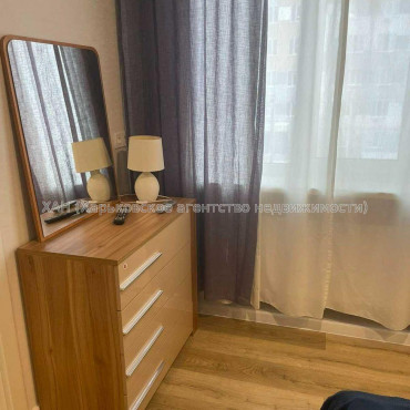 Продам квартиру, Домостроительная ул. , 1  ком., 52 м², капитальный ремонт 