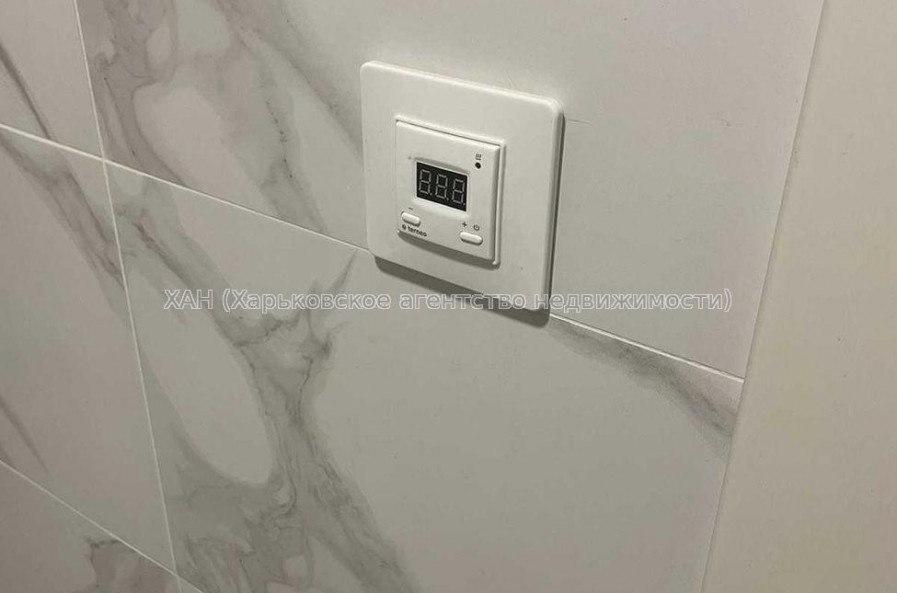 Продам квартиру, Домостроительная ул. , 1 кім., 52 м², капитальный ремонт 