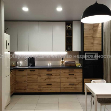 Продам квартиру, Домостроительная ул. , 1  ком., 52 м², капитальный ремонт 