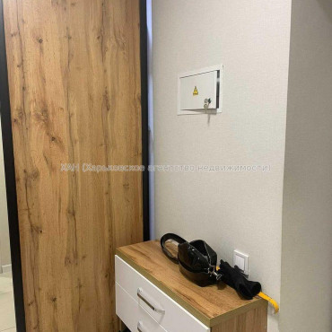 Продам квартиру, Домостроительная ул. , 1 кім., 52 м², капитальный ремонт 