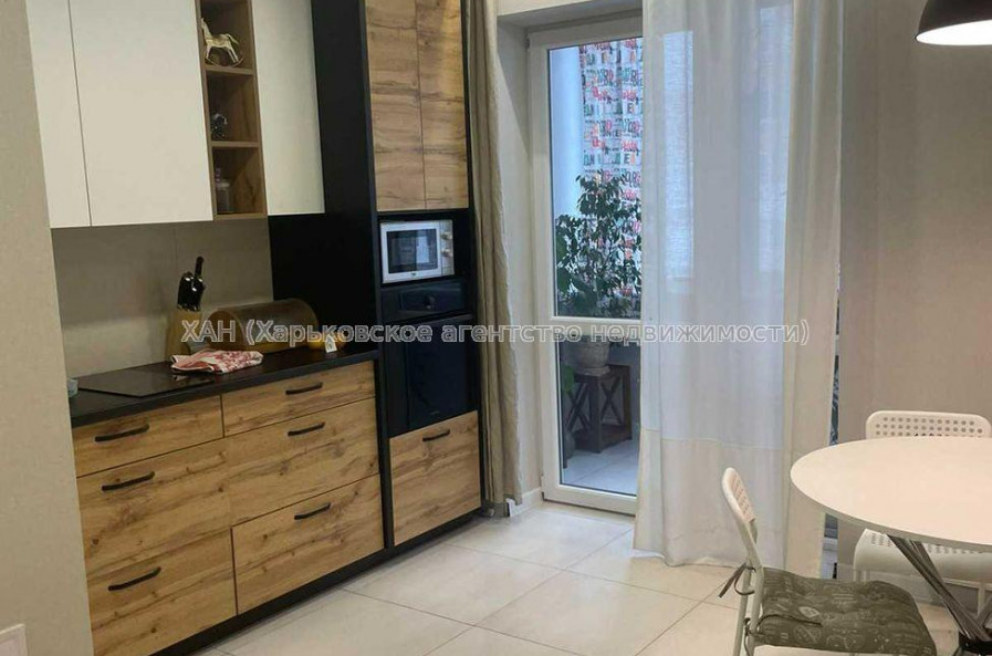 Продам квартиру, Домостроительная ул. , 1 кім., 52 м², капитальный ремонт 
