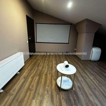 Продам квартиру, Новоалександровская ул. , 4  ком., 161 м², евроремонт 