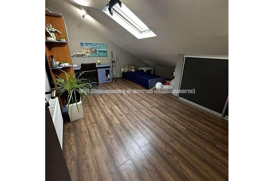 Продам квартиру, Новоалександровская ул. , 4 кім., 161 м², евроремонт 