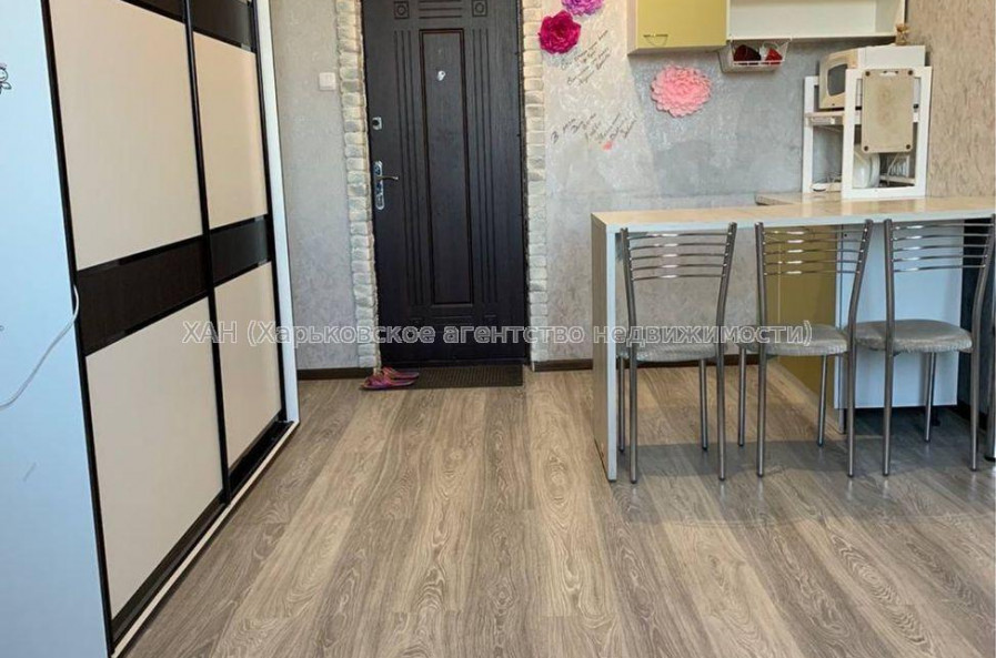 Продам квартиру, Вологодская ул. , 1  ком., 26.60 м², частичный ремонт 