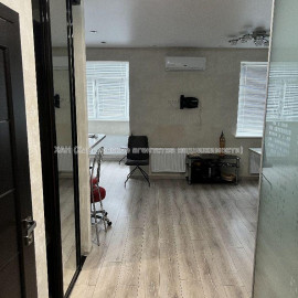 Продам квартиру, Победы просп. , 1 кім., 41 м², капитальный ремонт