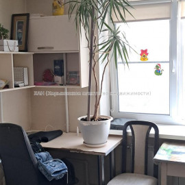 Продам квартиру, Богомольца ул. , 1 кім., 38 м², косметический ремонт