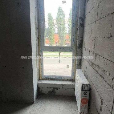 Продам квартиру, Молочная ул. , 2  ком., 84 м², без внутренних работ 