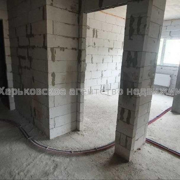 Продам квартиру, Молочная ул. , 2  ком., 84 м², без внутренних работ 